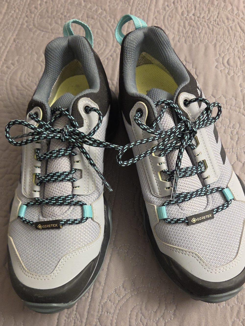 Addidas Terrex Light Gray Women's Hiking Sneakers with Teal Accents Sz 7.5